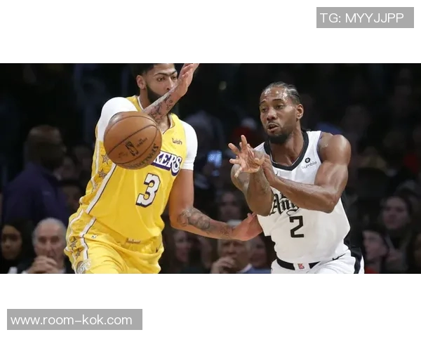 莱昂纳德上半场全能表现助队防守发力贡献7分3板3助3断正负值15领衔全队 莱昂纳德上半场全能表现助队防守发力贡献7分3板3助3断正负值15领衔全队